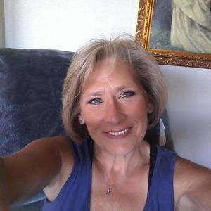 Meet your Posher, Deedee